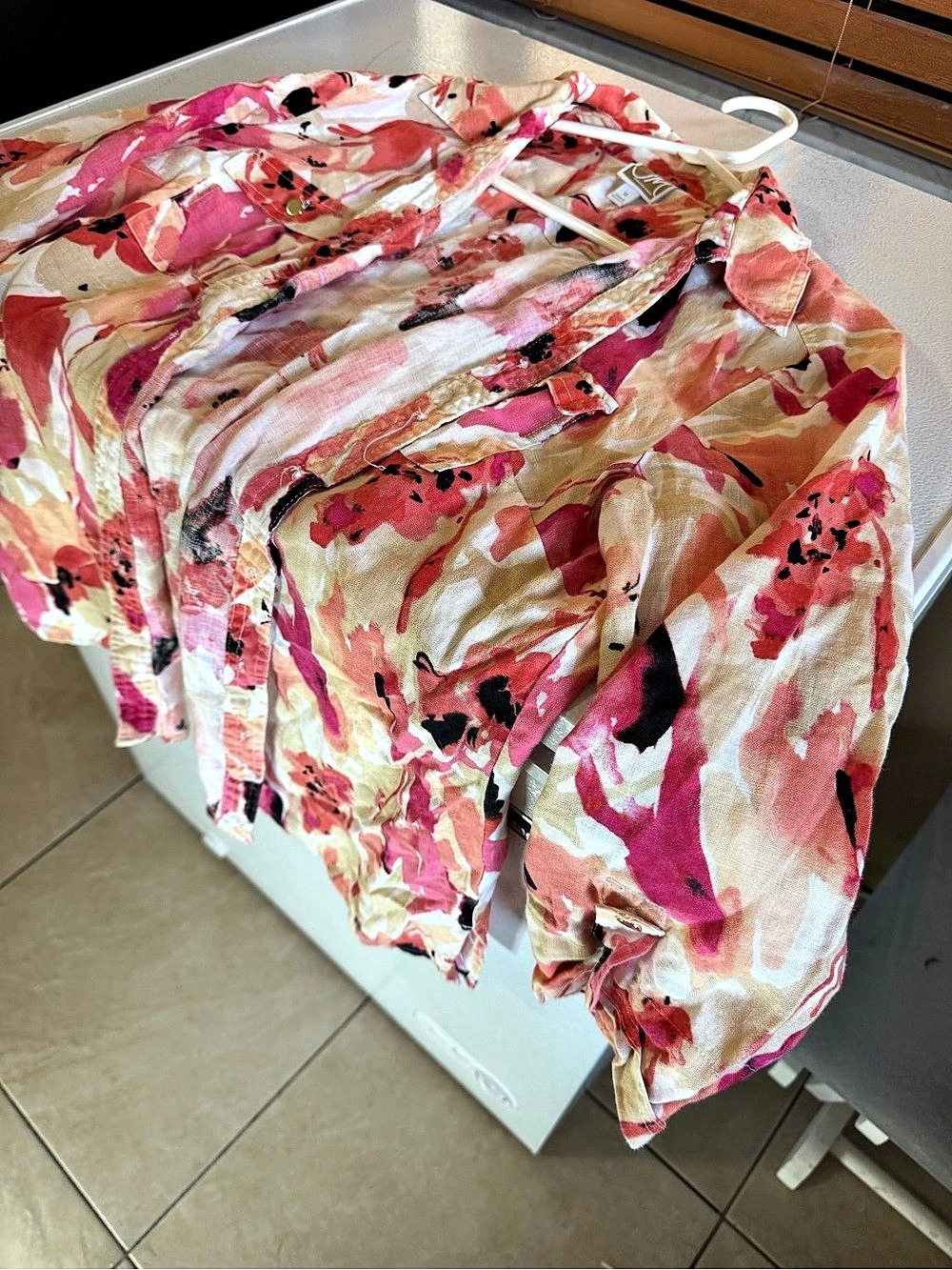 JM Abstract Floral Button Down Shirt in Pink & Red - Picture 4 of 4
